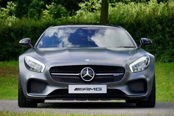 Quelles sont les meilleures améliorations de performance pour la Mercedes-Benz Classe E ?